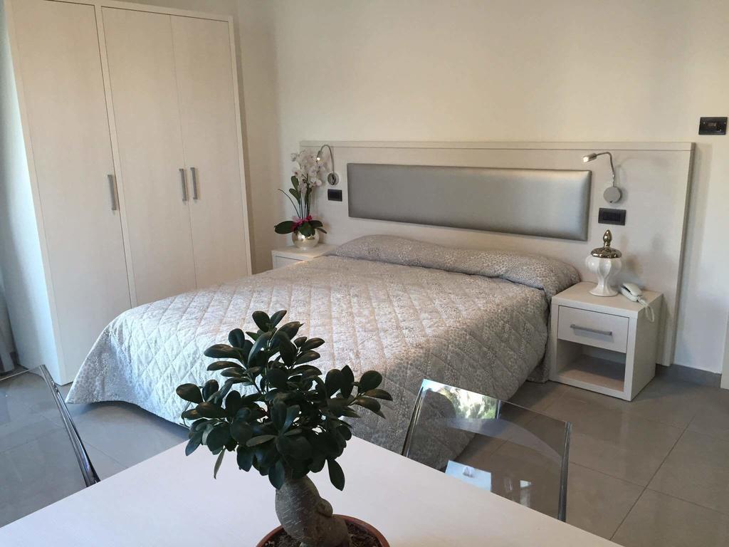 Residence Hotel Albachiara Rimini Phòng bức ảnh